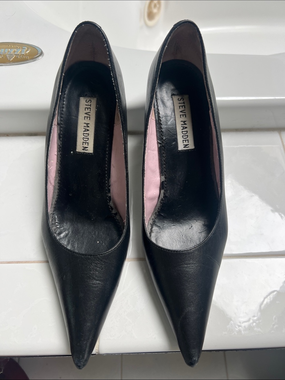 Steve Madden Black Leather Pointed Toe Pumps Size 6